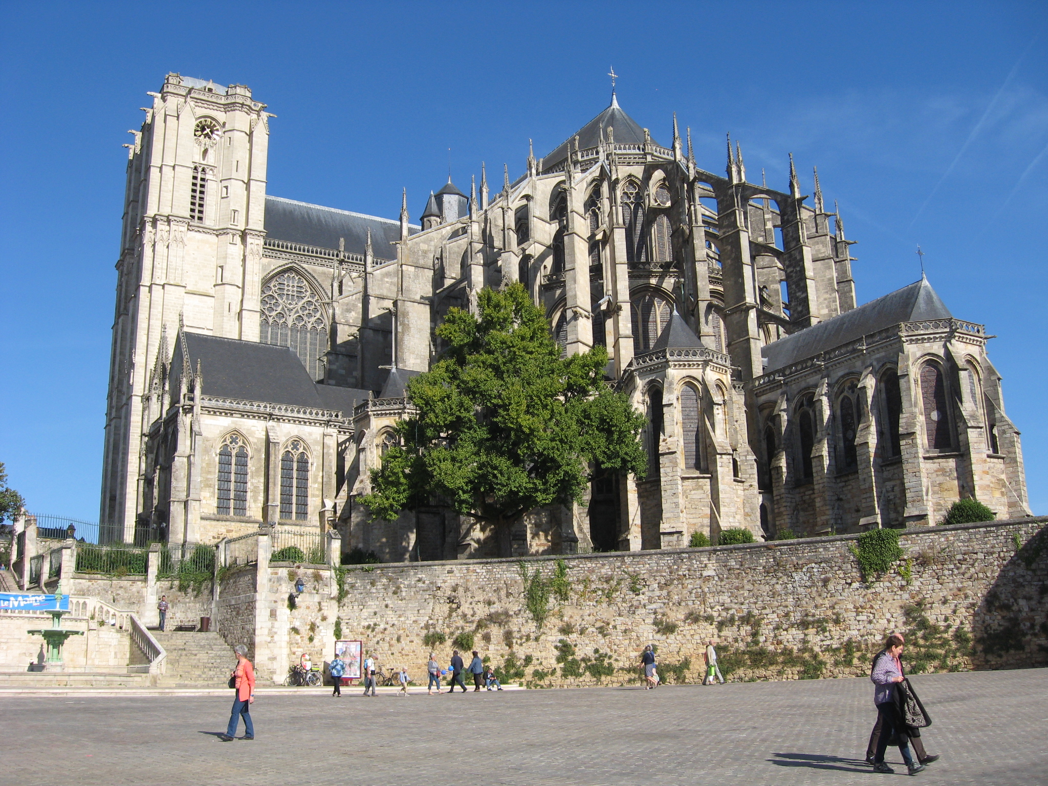 le mans Cathedral 2